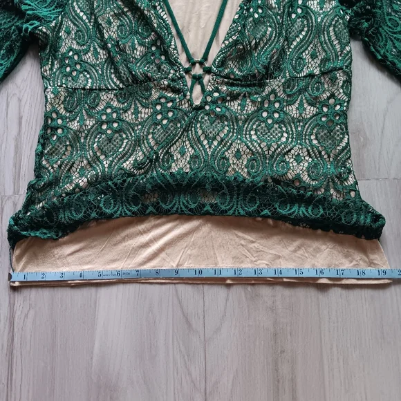 Venus Lace Long Sleeve Plunging V-neck Top Green Nude Large - Picture 7 of 13